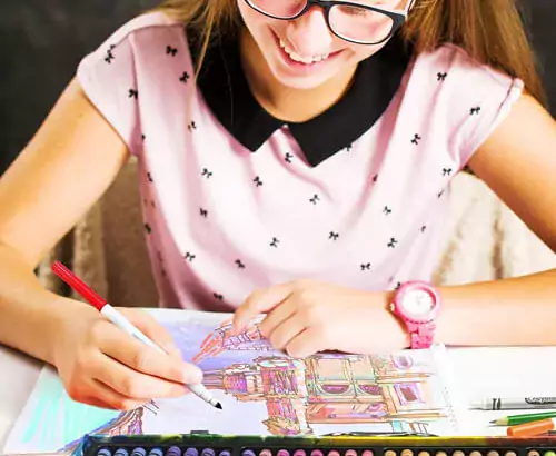 Crayola Inspiration Art Case Coloring Set – Rainbow (140ct)