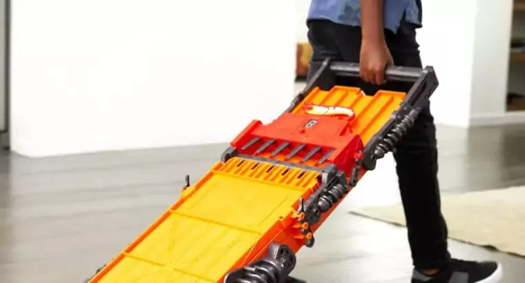 Hot Wheels Toy Car Track Set Super 6-Lane Raceway, 8Ft Track