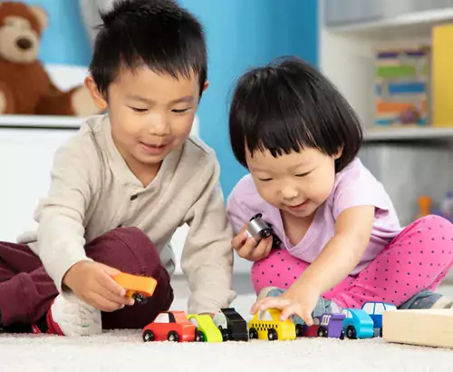 Melissa & Doug Wooden Cars Vehicle Set in Wooden Tray – Toys