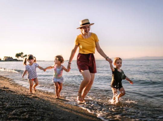 Experienced Travel Nanny Wanted for Exclusive Dorado Beach