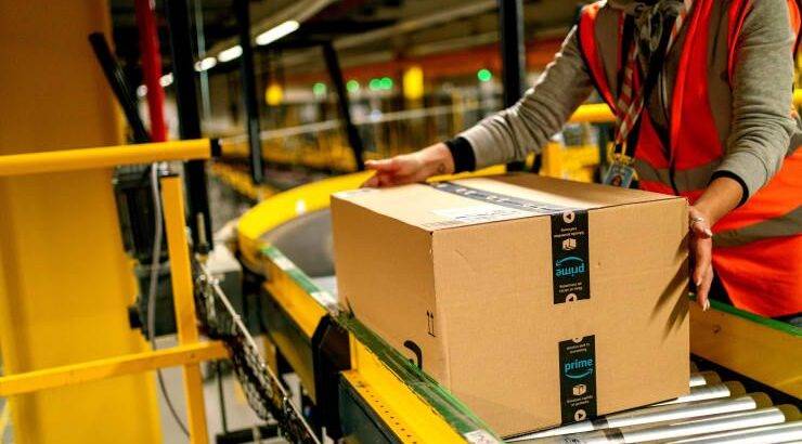Amazon helps review fakes with govt officials